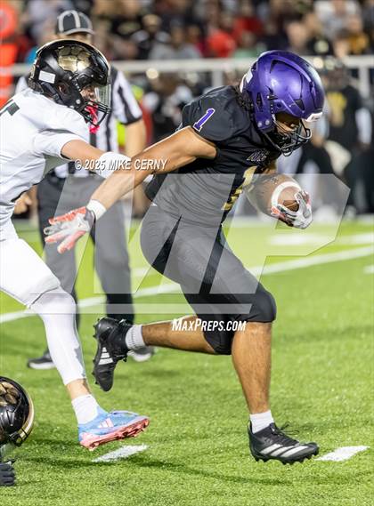 Thumbnail 1 in North Kansas City vs. Lee's Summit (MSHSAA Class 6 District 7 Final) photogallery.