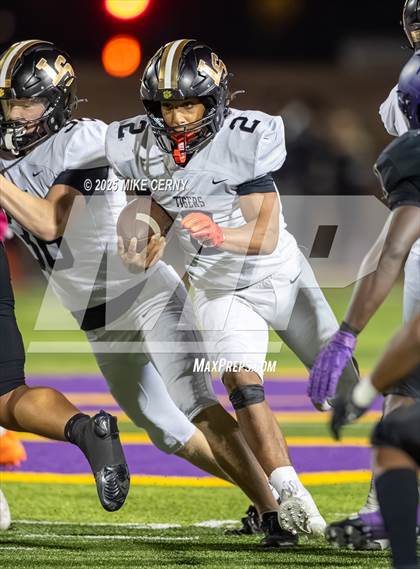 Thumbnail 3 in North Kansas City vs. Lee's Summit (MSHSAA Class 6 District 7 Final) photogallery.