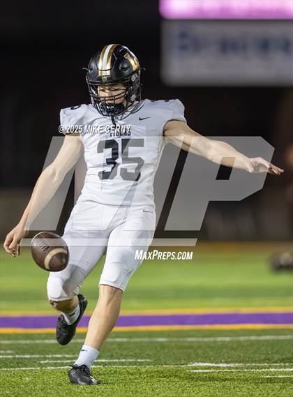 Thumbnail 2 in North Kansas City vs. Lee's Summit (MSHSAA Class 6 District 7 Final) photogallery.