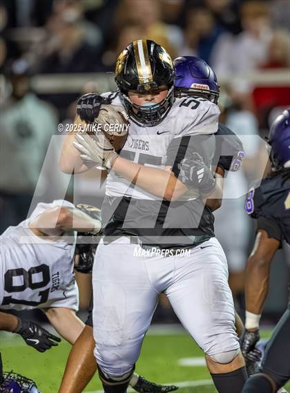 Thumbnail 3 in North Kansas City vs. Lee's Summit (MSHSAA Class 6 District 7 Final) photogallery.