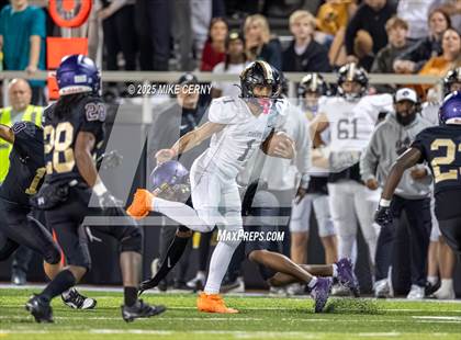 Thumbnail 1 in North Kansas City vs. Lee's Summit (MSHSAA Class 6 District 7 Final) photogallery.