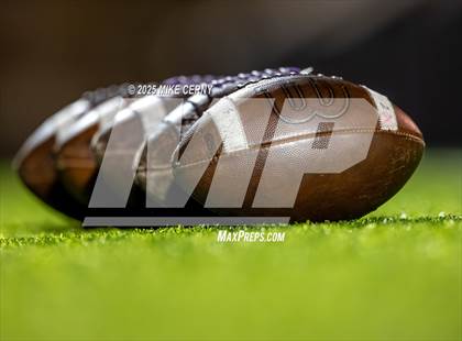 Thumbnail 1 in North Kansas City vs. Lee's Summit (MSHSAA Class 6 District 7 Final) photogallery.