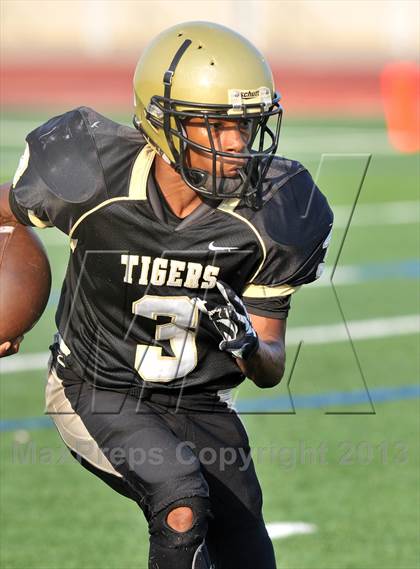 Thumbnail 2 in Irving Gold @ Lewisville White photogallery.