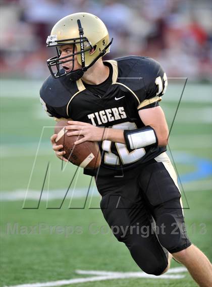 Thumbnail 2 in Irving Gold @ Lewisville White photogallery.