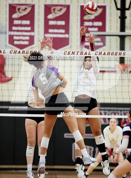 Thumbnail 2 in Timber Creek vs Keller Central photogallery.