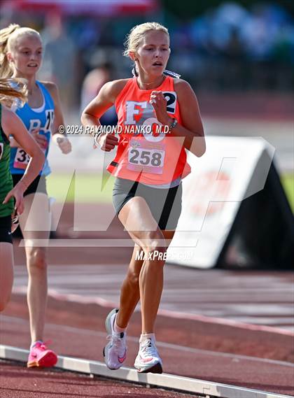 Thumbnail 1 in IHSAA Finals (1600 Meter)  photogallery.