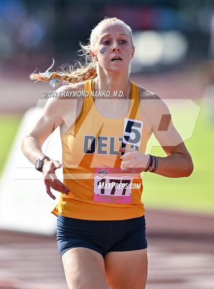 Thumbnail 2 in IHSAA Finals (1600 Meter)  photogallery.