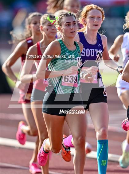 Thumbnail 2 in IHSAA Finals (1600 Meter)  photogallery.