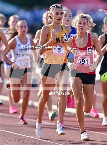 Thumbnail 2 in IHSAA Finals (1600 Meter)  photogallery.