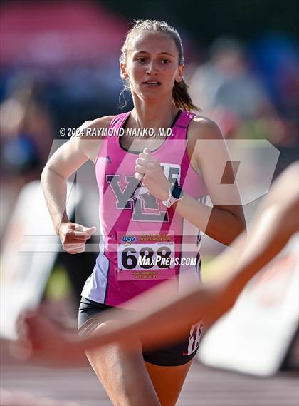Thumbnail 3 in IHSAA Finals (1600 Meter)  photogallery.