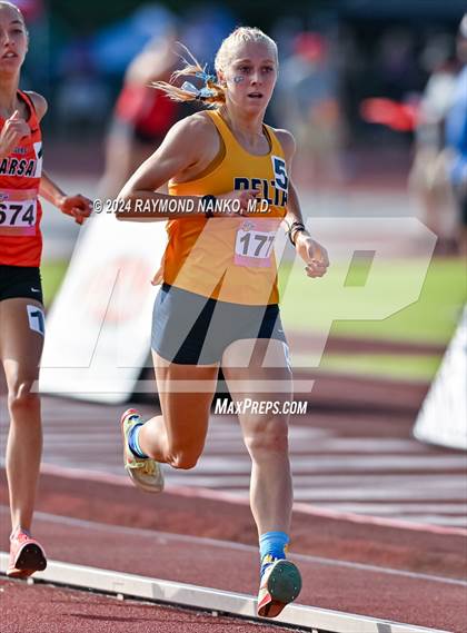 Thumbnail 2 in IHSAA Finals (1600 Meter)  photogallery.