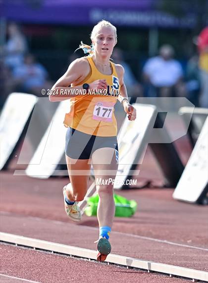 Thumbnail 2 in IHSAA Finals (1600 Meter)  photogallery.