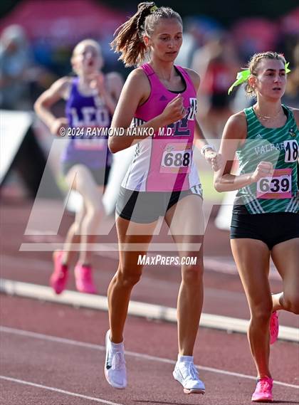 Thumbnail 2 in IHSAA Finals (1600 Meter)  photogallery.