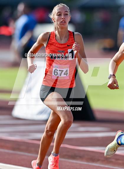 Thumbnail 2 in IHSAA Finals (1600 Meter)  photogallery.