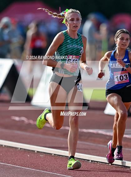 Thumbnail 2 in IHSAA Finals (1600 Meter)  photogallery.