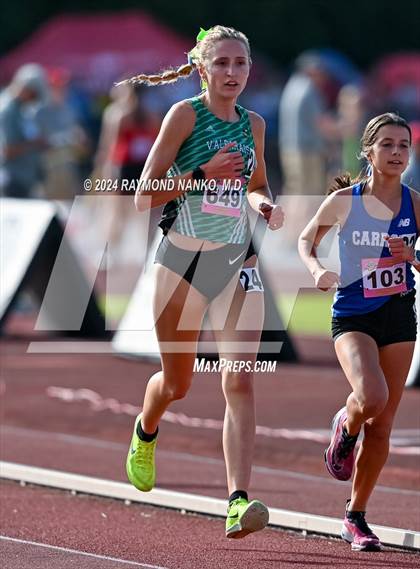 Thumbnail 1 in IHSAA Finals (1600 Meter)  photogallery.