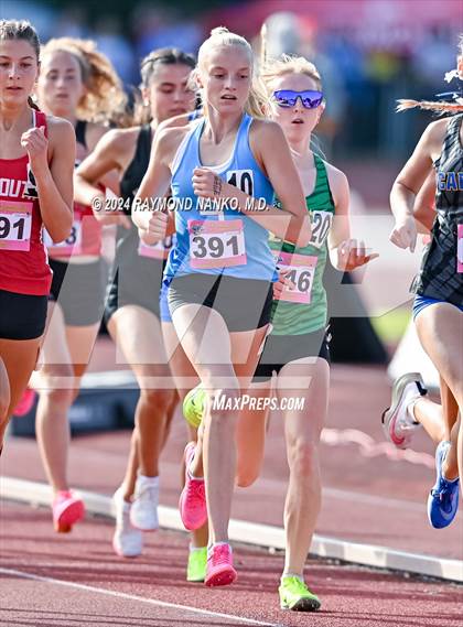 Thumbnail 2 in IHSAA Finals (1600 Meter)  photogallery.