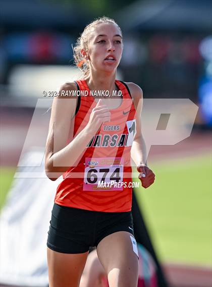 Thumbnail 2 in IHSAA Finals (1600 Meter)  photogallery.