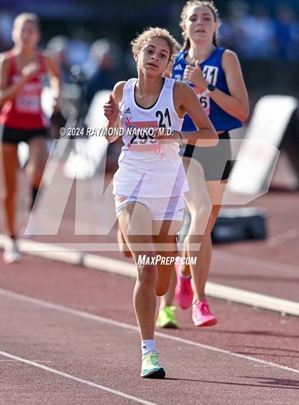 Thumbnail 2 in IHSAA Finals (1600 Meter)  photogallery.