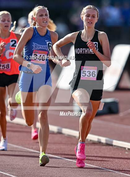 Thumbnail 2 in IHSAA Finals (1600 Meter)  photogallery.