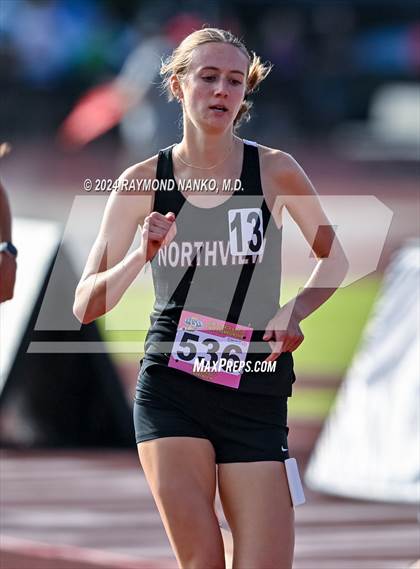Thumbnail 1 in IHSAA Finals (1600 Meter)  photogallery.