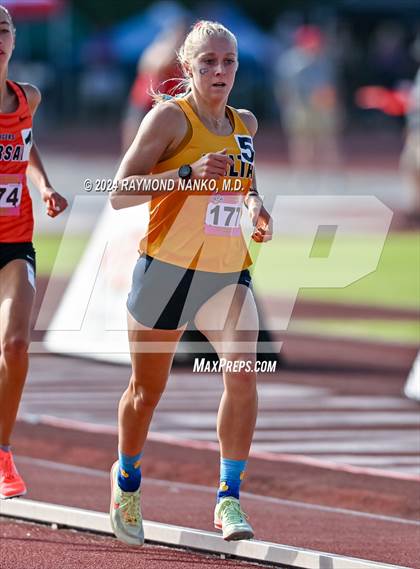 Thumbnail 1 in IHSAA Finals (1600 Meter)  photogallery.