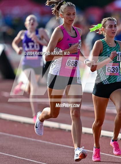 Thumbnail 3 in IHSAA Finals (1600 Meter)  photogallery.