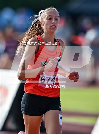 Thumbnail 2 in IHSAA Finals (1600 Meter)  photogallery.