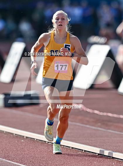 Thumbnail 2 in IHSAA Finals (1600 Meter)  photogallery.