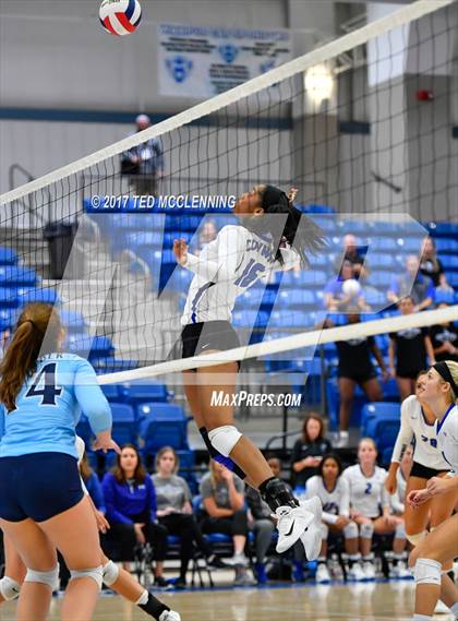 Thumbnail 2 in  Har-ber vs Conway (AAA 7A 3rd Round Playoff) photogallery.