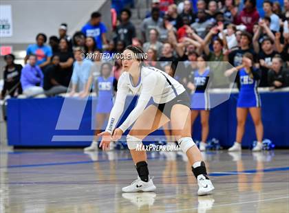Thumbnail 3 in  Har-ber vs Conway (AAA 7A 3rd Round Playoff) photogallery.