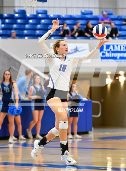Thumbnail 2 in  Har-ber vs Conway (AAA 7A 3rd Round Playoff) photogallery.