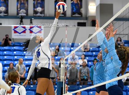 Thumbnail 2 in  Har-ber vs Conway (AAA 7A 3rd Round Playoff) photogallery.