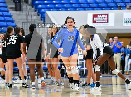 Thumbnail 2 in  Har-ber vs Conway (AAA 7A 3rd Round Playoff) photogallery.