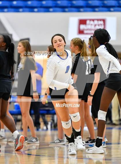 Thumbnail 3 in  Har-ber vs Conway (AAA 7A 3rd Round Playoff) photogallery.