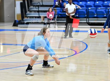Thumbnail 2 in  Har-ber vs Conway (AAA 7A 3rd Round Playoff) photogallery.