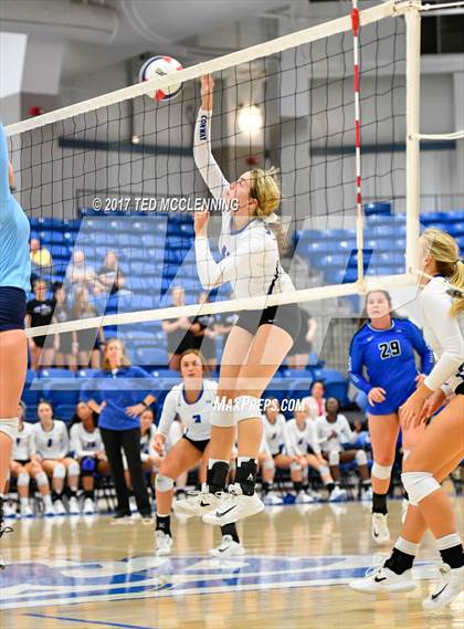Thumbnail 3 in  Har-ber vs Conway (AAA 7A 3rd Round Playoff) photogallery.