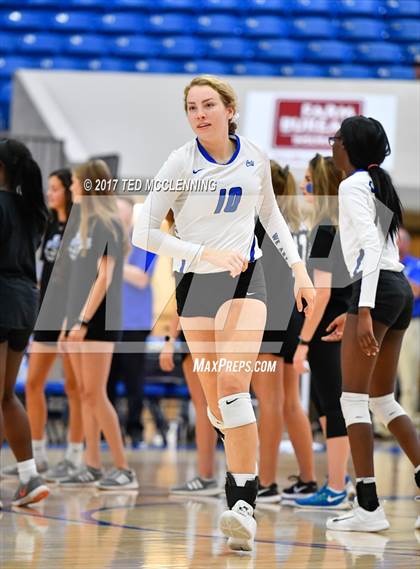 Thumbnail 1 in  Har-ber vs Conway (AAA 7A 3rd Round Playoff) photogallery.