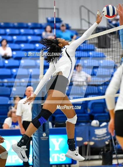 Thumbnail 3 in  Har-ber vs Conway (AAA 7A 3rd Round Playoff) photogallery.