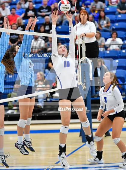 Thumbnail 2 in  Har-ber vs Conway (AAA 7A 3rd Round Playoff) photogallery.