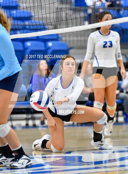 Thumbnail 2 in  Har-ber vs Conway (AAA 7A 3rd Round Playoff) photogallery.