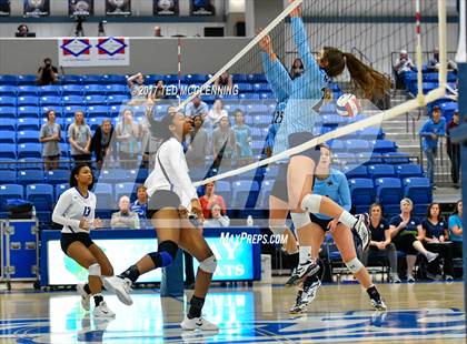 Thumbnail 2 in  Har-ber vs Conway (AAA 7A 3rd Round Playoff) photogallery.