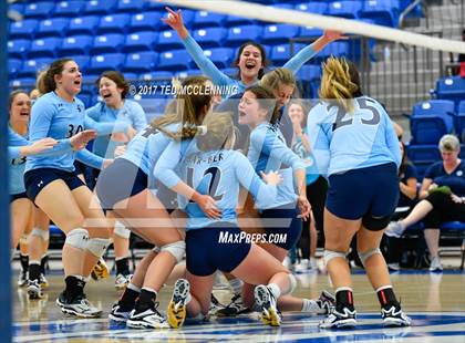 Thumbnail 3 in  Har-ber vs Conway (AAA 7A 3rd Round Playoff) photogallery.
