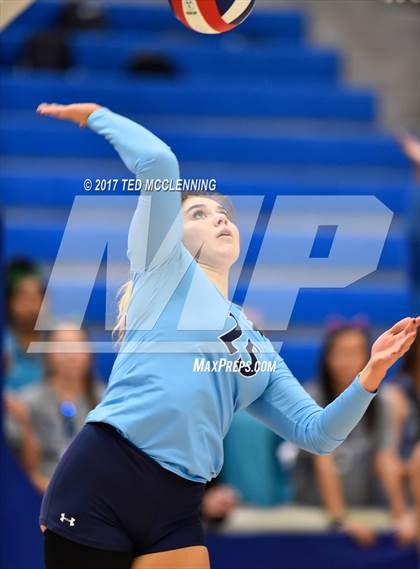 Thumbnail 1 in  Har-ber vs Conway (AAA 7A 3rd Round Playoff) photogallery.