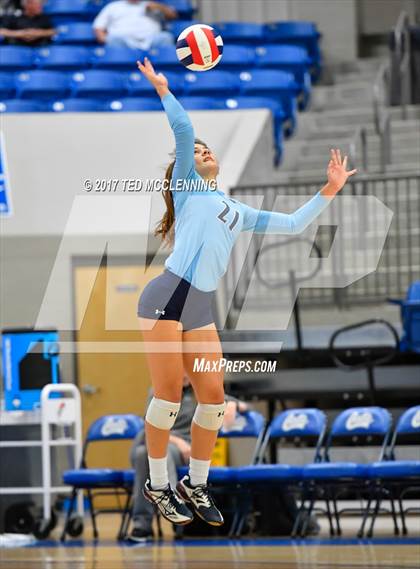 Thumbnail 1 in  Har-ber vs Conway (AAA 7A 3rd Round Playoff) photogallery.