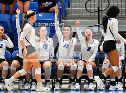 Thumbnail 1 in  Har-ber vs Conway (AAA 7A 3rd Round Playoff) photogallery.