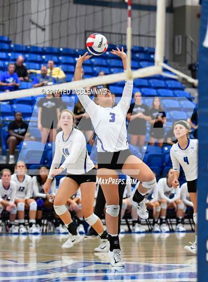 Thumbnail 2 in  Har-ber vs Conway (AAA 7A 3rd Round Playoff) photogallery.