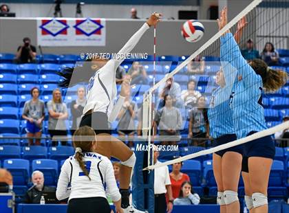 Thumbnail 3 in  Har-ber vs Conway (AAA 7A 3rd Round Playoff) photogallery.