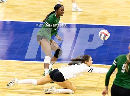 Thumbnail 1 in Fossil Ridge vs. Pine Creek (CHSAA 5A Round 2) photogallery.