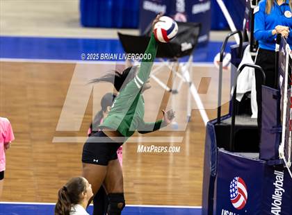 Thumbnail 2 in Fossil Ridge vs. Pine Creek (CHSAA 5A Round 2) photogallery.